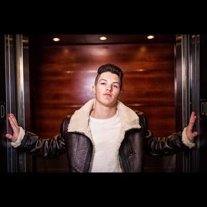 Meet your Posher, Alex